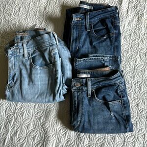 Levi’s high rise skinny(dark wash) and high rise straight(light wash) bundle!